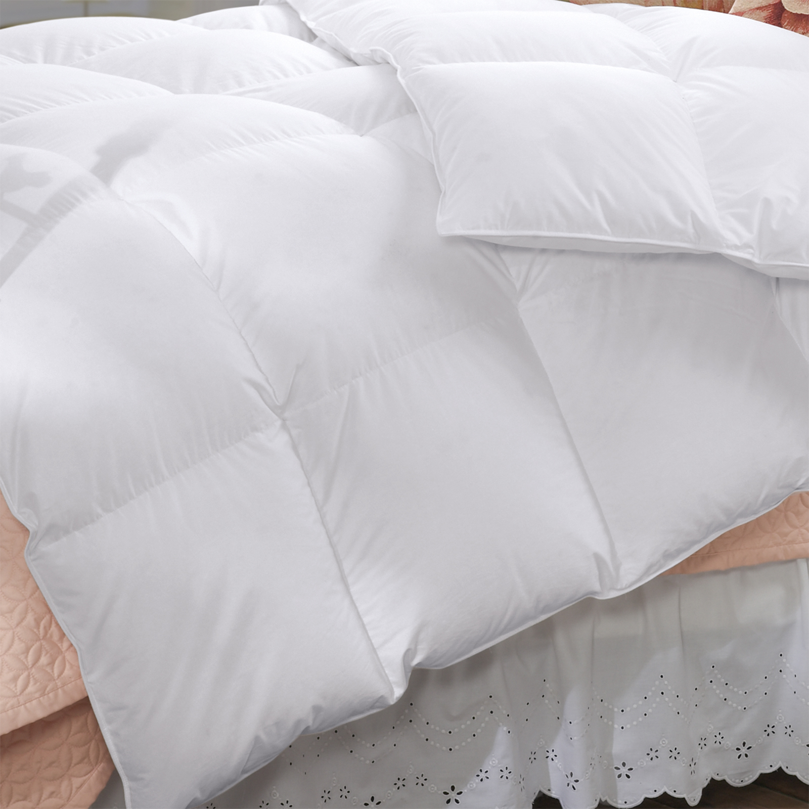 400 GSM All Seasons Natural Bamboo Queen Quilt by Renee Taylor