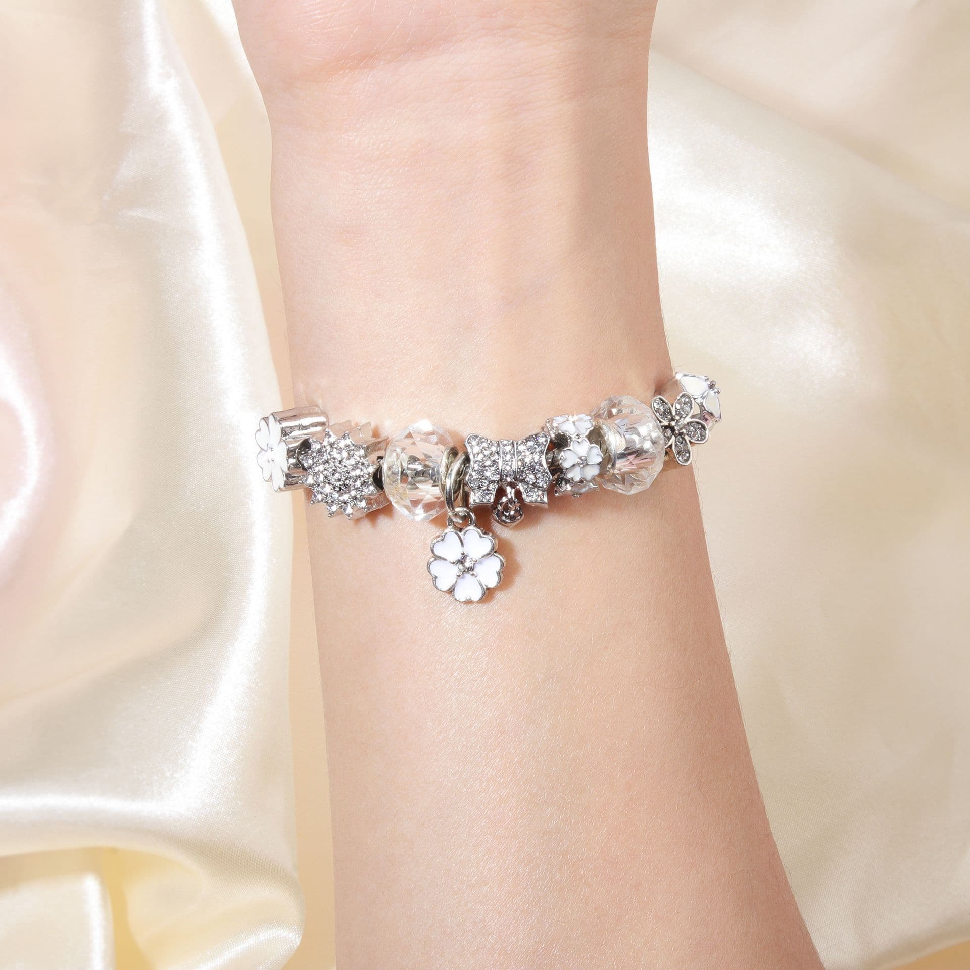 Alloy Bracelet Adjustable 16-21cm Rhinestone Glass Beads White Magnolia Pendant