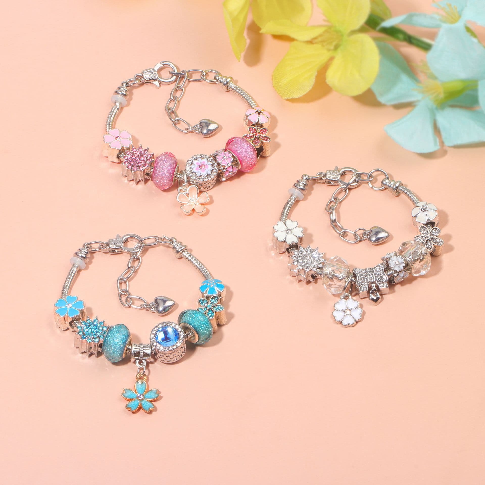 Alloy Bracelet Adjustable 16-21cm Rhinestone Glass Beads White Magnolia Pendant