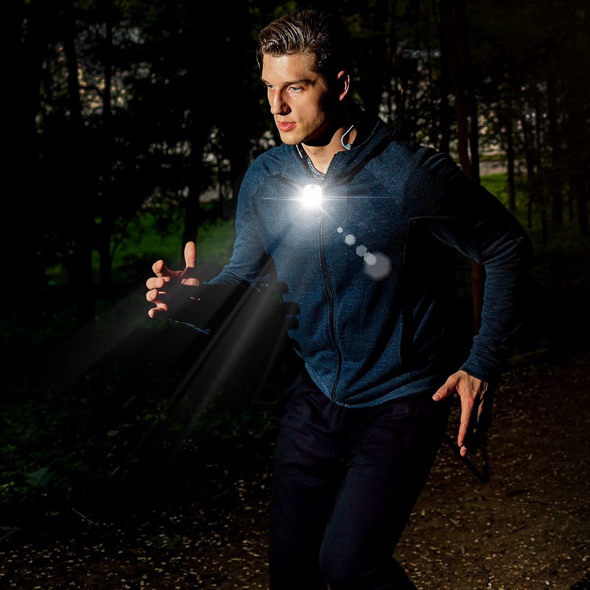 Clip-on outdoor running light, LED flashlight, USB rechargeable, reflective plastic safety light, accessory for running/training/racing.