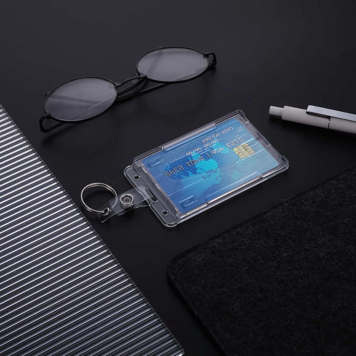 ID card holders with keychains - 2-pack - Durable ID card holders - Keychains - Transparent card protectors - Thumb slots - Card holders - School/office supplies (vertical)