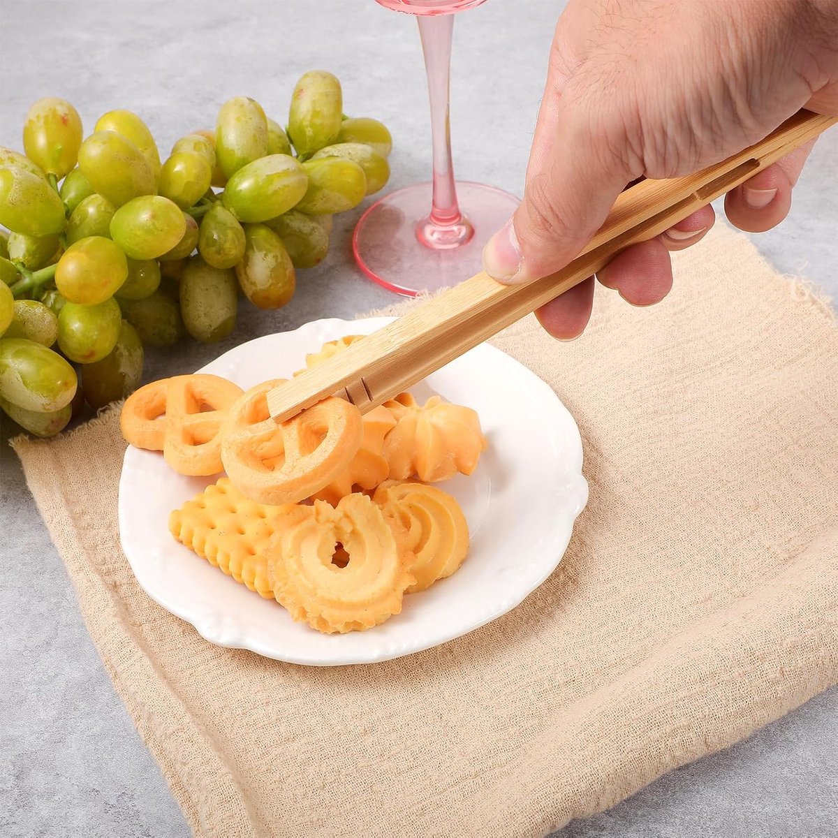 pieces - Food tongs - BBQ tongs - Meat tongs - Kitchen tongs - Bamboo Barbecue tongs - Toaster tongs - Cooking tongs - bamboo tongs - kitchen utensil - with easy grip - for fruit, bread, pickles, cheese, bacon, muffins, barbecue dishes - 18 cm