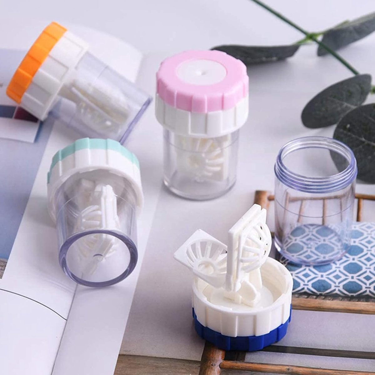 Lens case - 4 pieces - Contact lens holder - lens cleaning container - portable contact lens cleaner - contact lens cleaner - contact lens container cleaner - contact lens case - plastic - Manual contact lens cleaner - Travel storage set