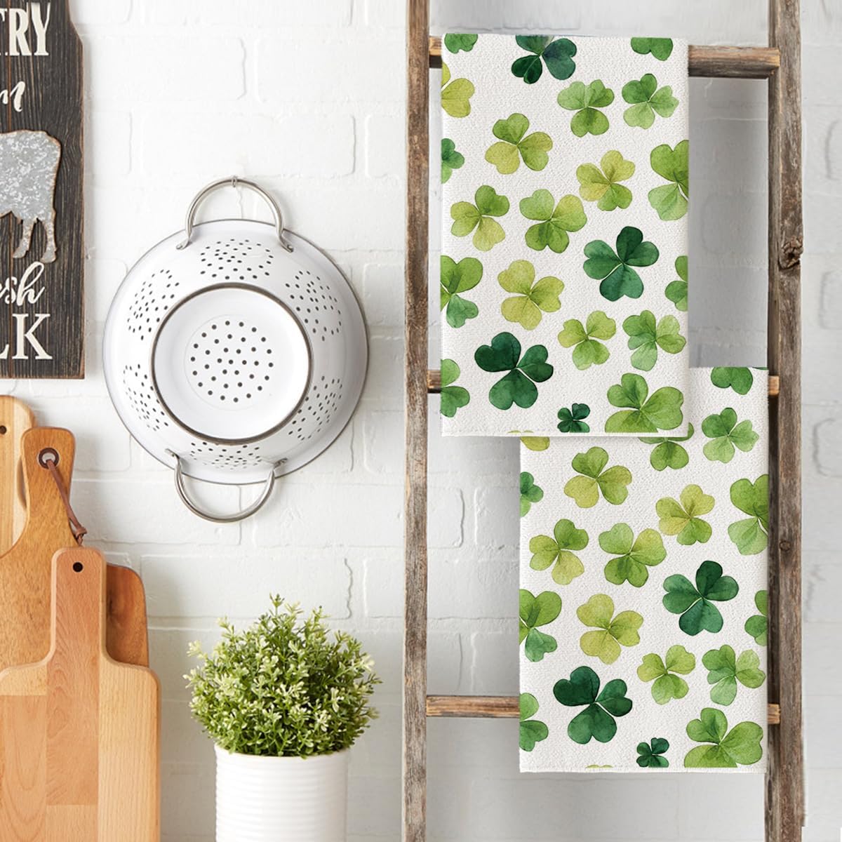 Beige Shamrocks St. Patrick's Day Kitchen Towels Dish Towels, 18x26 Inch Seasonal Spring Decoration Hand Towels Set of 2
