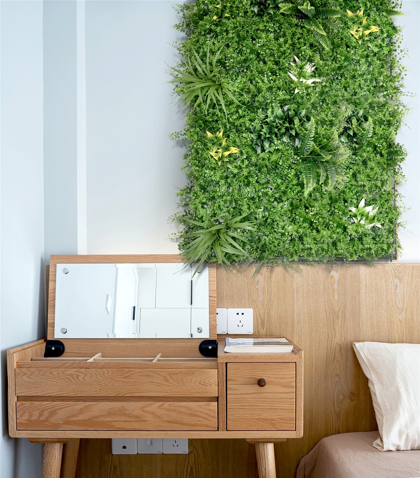 Artificial Plant Wall Grass Panels Vertical Garden 1X1M Green