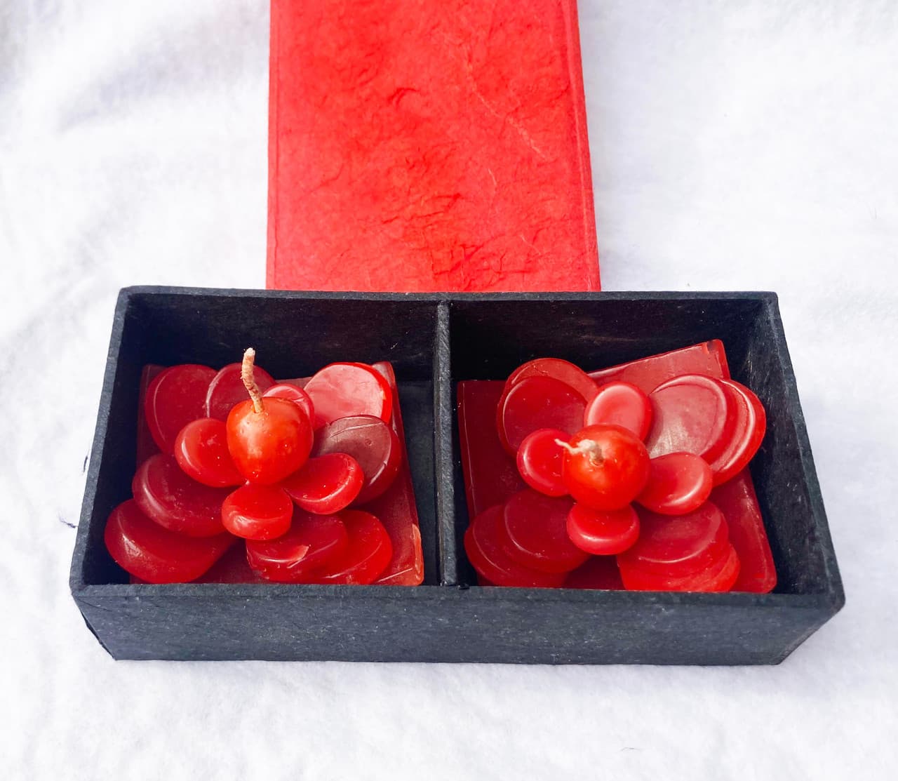 Floating Candles 2 Lotus 5cm Red in Gift Box 13cm