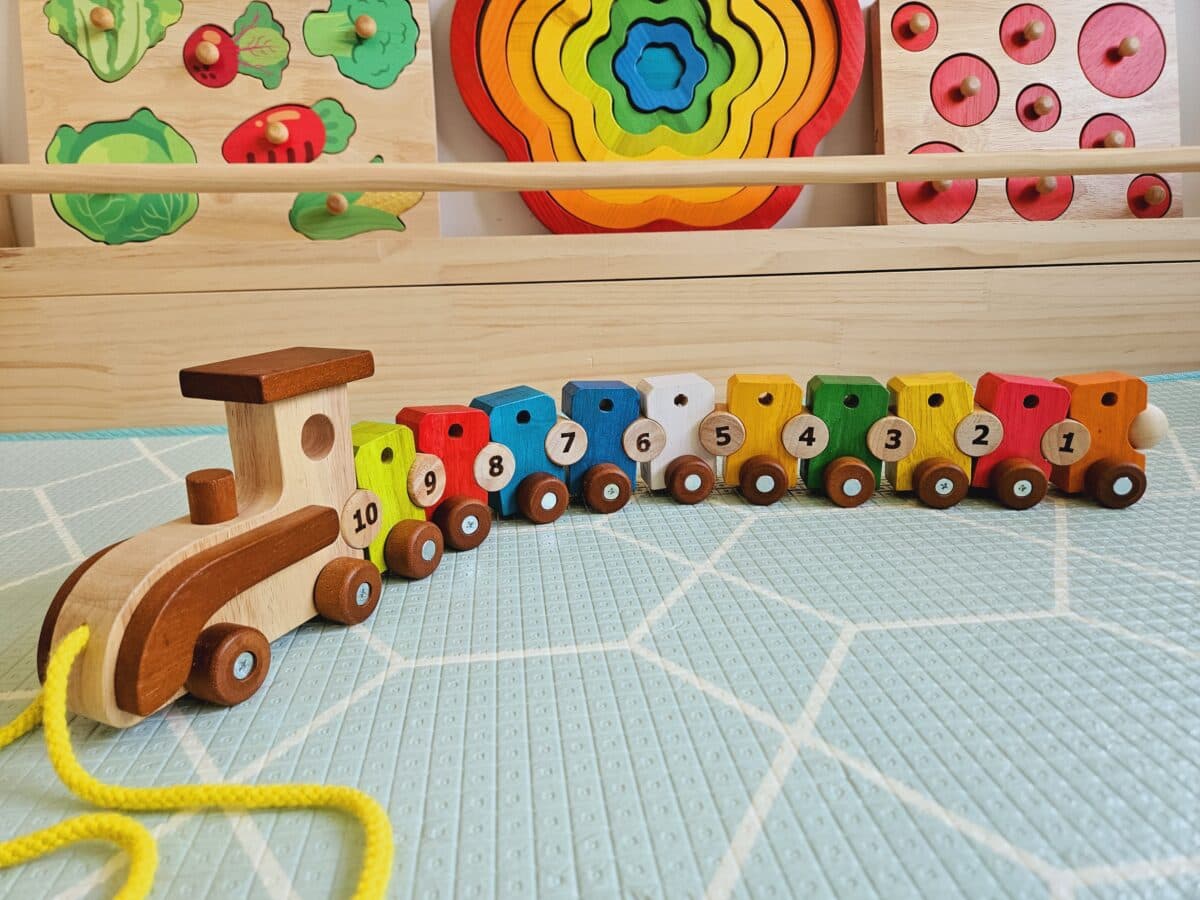 Lacing train