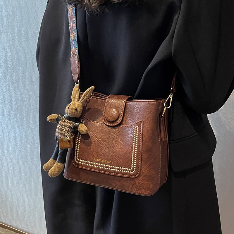 Vintage Style PU Leather Bucket Bag with Wide Patterned Strap Caramel