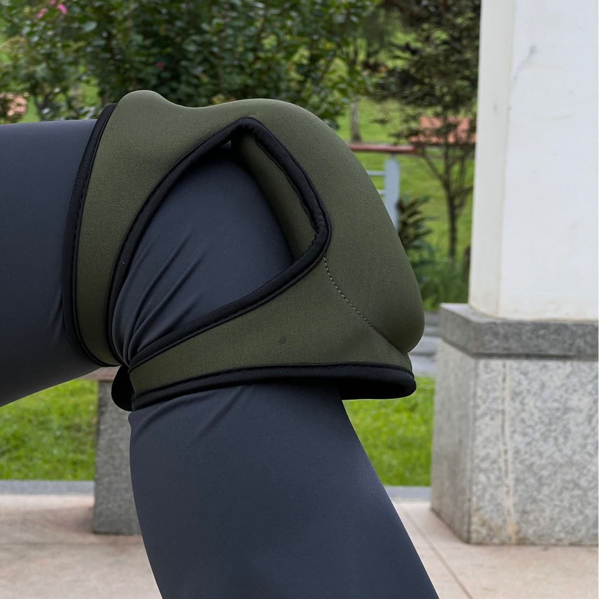 Garden Knee Pads Waterproof Neoprene Adjustable Straps High Density EVA Foam Dark Purple 1 Pair