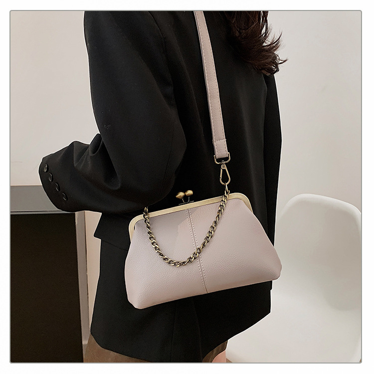 Light Purple Retro Women's Shell Handbag - European Style Clip Lock Closure PU Clutch/Shoulder Bag with Chain Strap