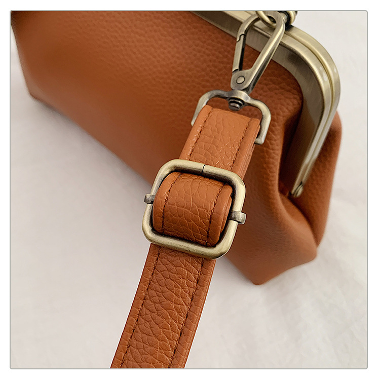 Light Purple Retro Women's Shell Handbag - European Style Clip Lock Closure PU Clutch/Shoulder Bag with Chain Strap
