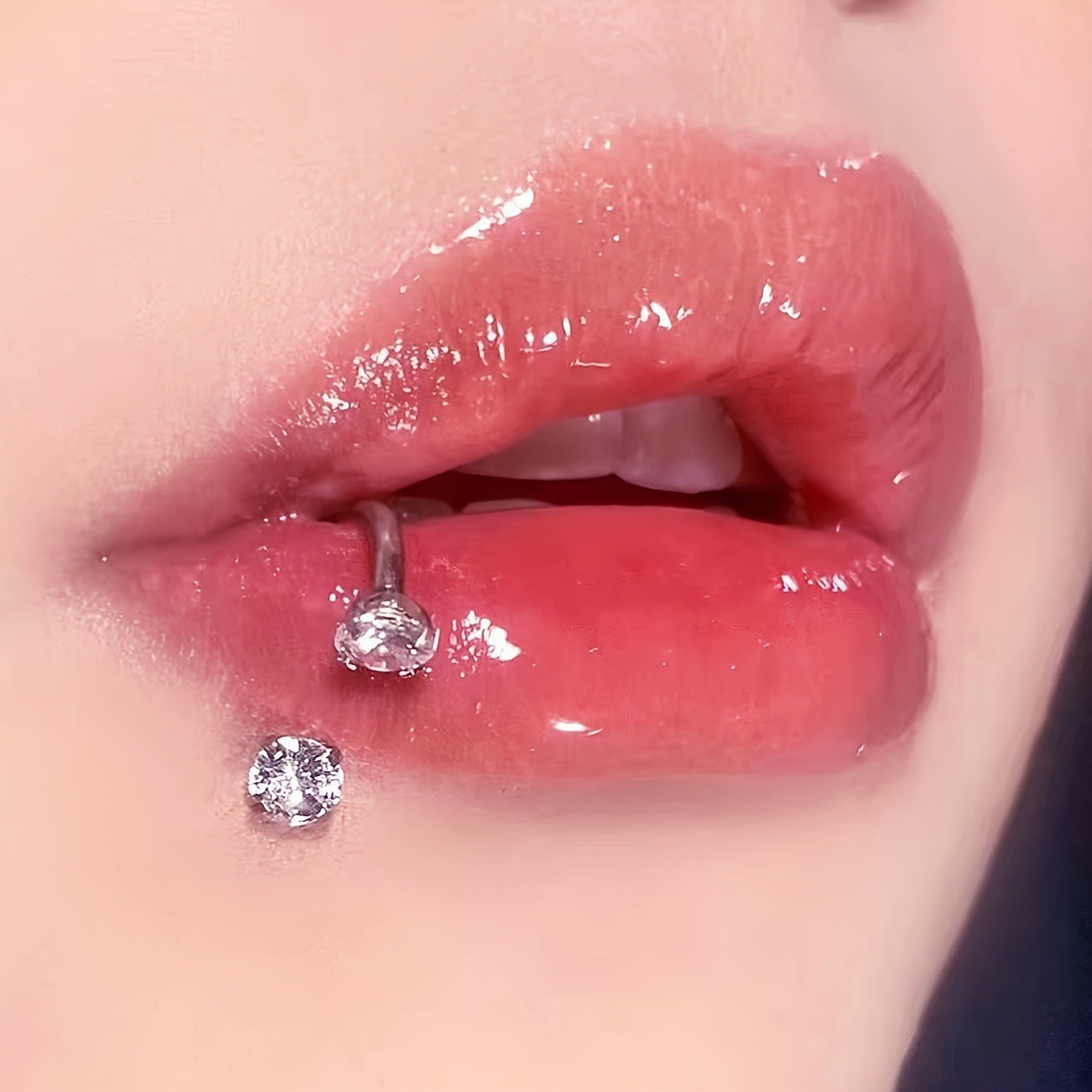 2-PCS White G23 Titanium Horseshoe Ring with 5A Zircon Internal Thread for Nose Ear Lip Septum Piercing Hypoallergenic Jewelry for Local Trendsetters