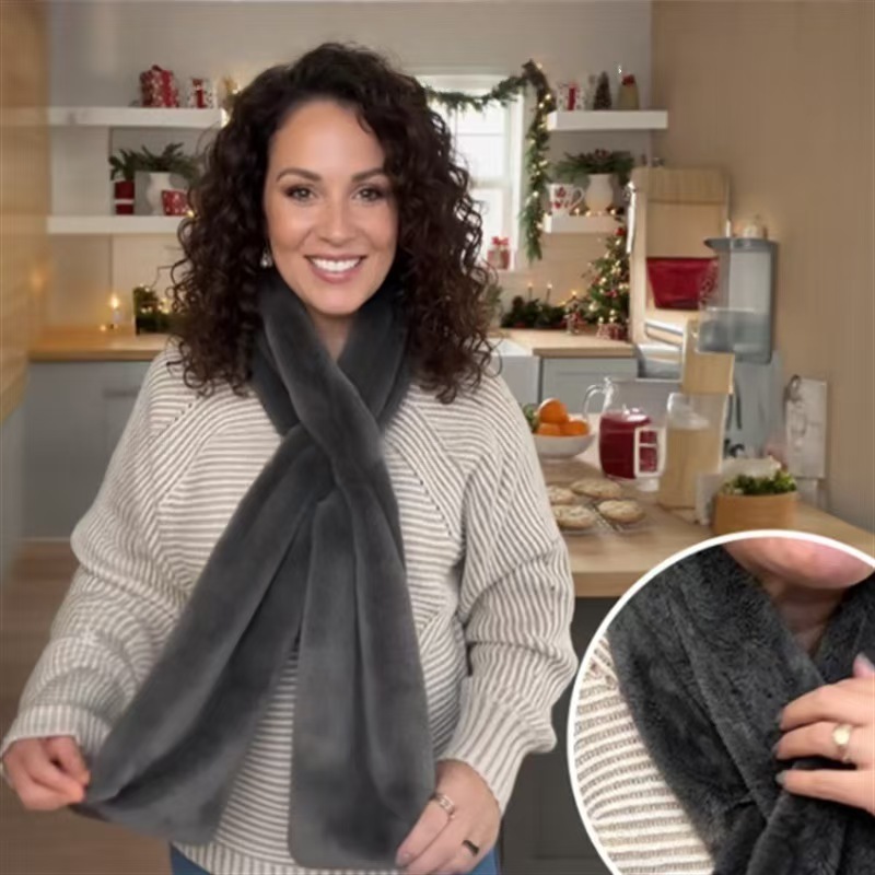 Black Soft Faux Fur Scarf with 15x20CM Hidden Zipper Pocket - Anti-Theft Travel Scarf for Phone, Passport and Essentials