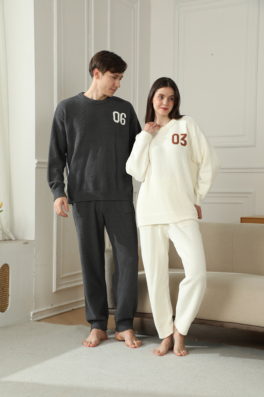 Light Purple Women's Warm & Cozy Semi-Flannel Couple's Pajamas — Knitted Digital Pattern, Soft Fleece Material, Pullover Style: The Ideal Choice for Loungewear in Autumn and Winter.