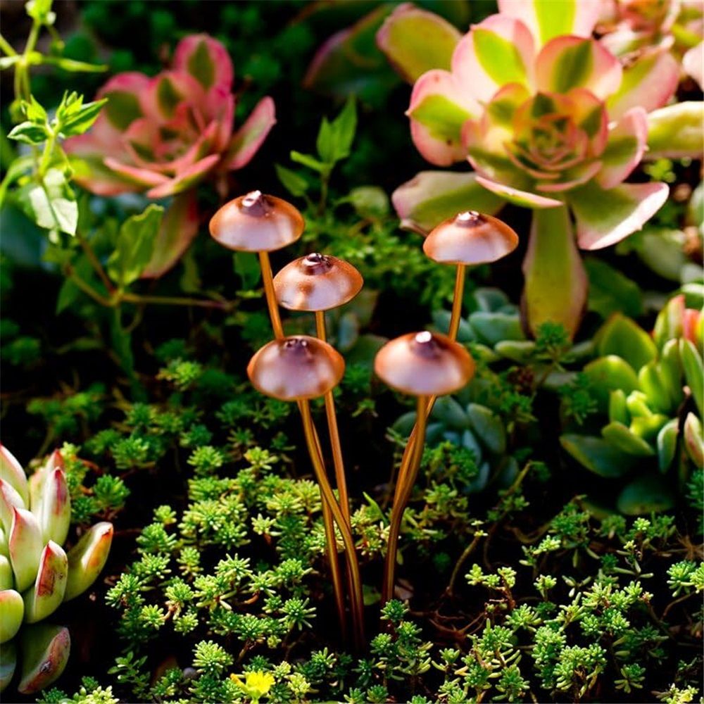 2pcs Metal Mushroom Garden Statue Stake,Flower Pot Decoration,Outdoor Statue Mushroom Ground Decoration for Garden Patio Lawn Yard Plant Decorations,Outdoor Garden Yard Art Accessories