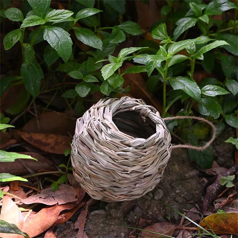 Hand Woven Hummingbird Nest, Natural Grass Hanging Bird House, Weatherproof Shelter for Outdoor Garden Yard Decoration, S:4.7x4.7in