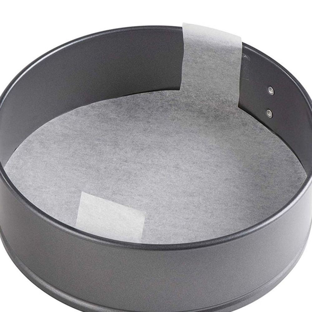 Cake Roll Baking Parchment Paper, 1 Set with 100 Sheets for Easy Handling and Baking
