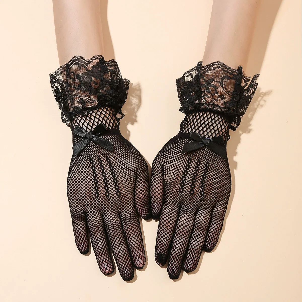 2pcs Women Lace Gloves Elegant Short Lace Tea Party Gloves for Women Dinner Party Wedding Wedding sleeves（black）