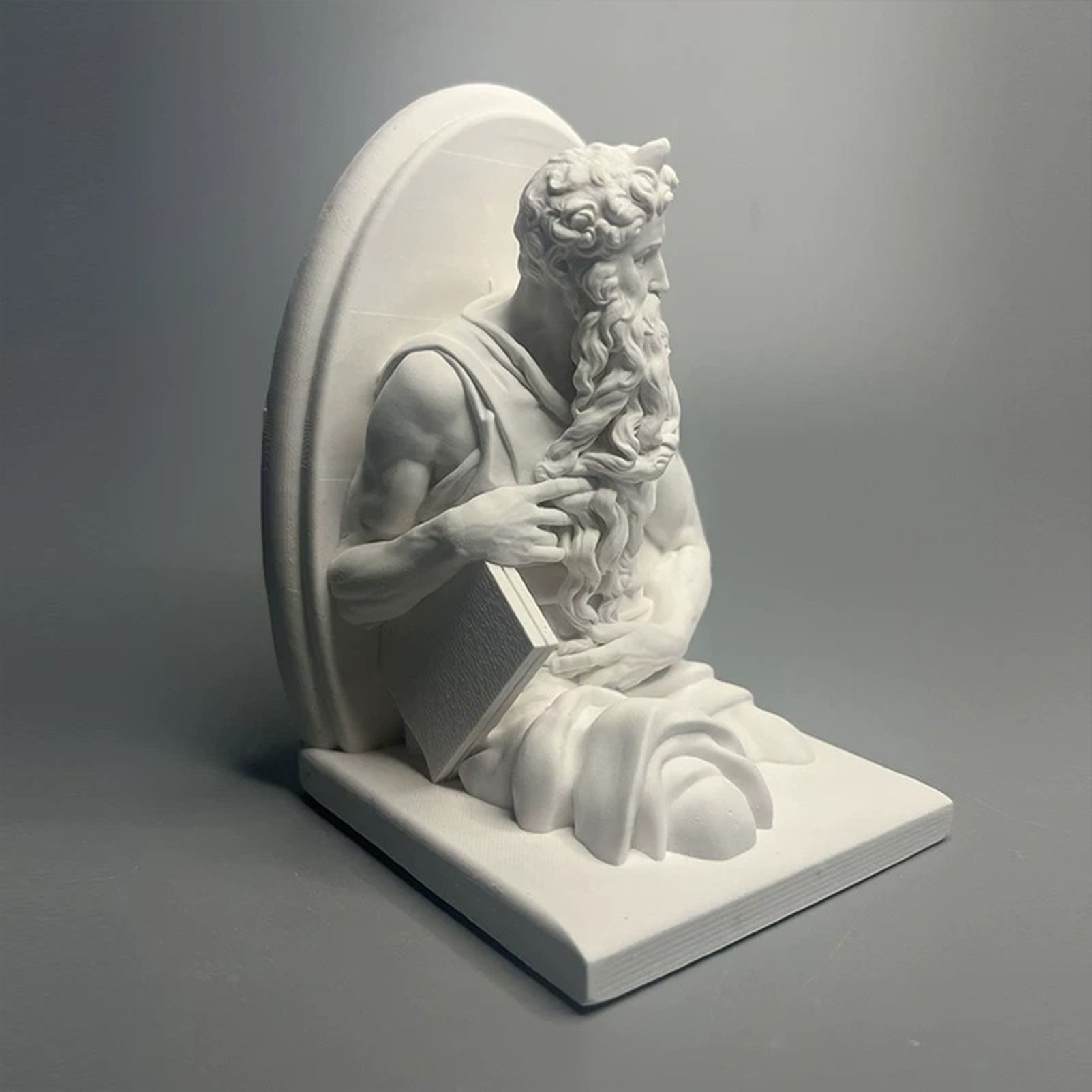 Classic Moses Statue – High-Quality Plaster Sculpture of Prophet Moses with Tablets – Elegant White Art Decor for Home, Office, & Study – Perfect Gift for Art History Students & Religious Decor