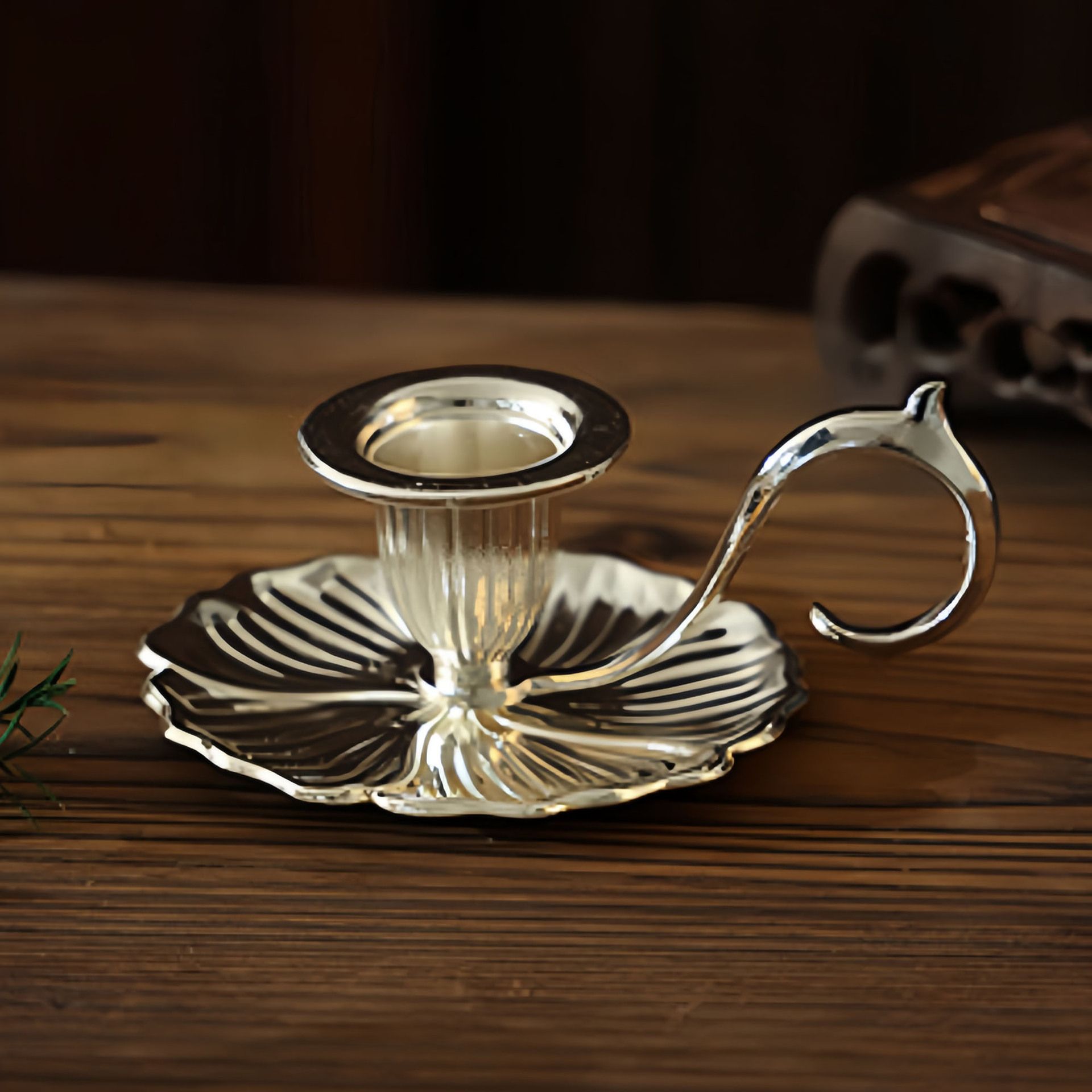 Metal Relief Candle Holder · Vintage Polished Iron Desktop Decoration/Bright silver