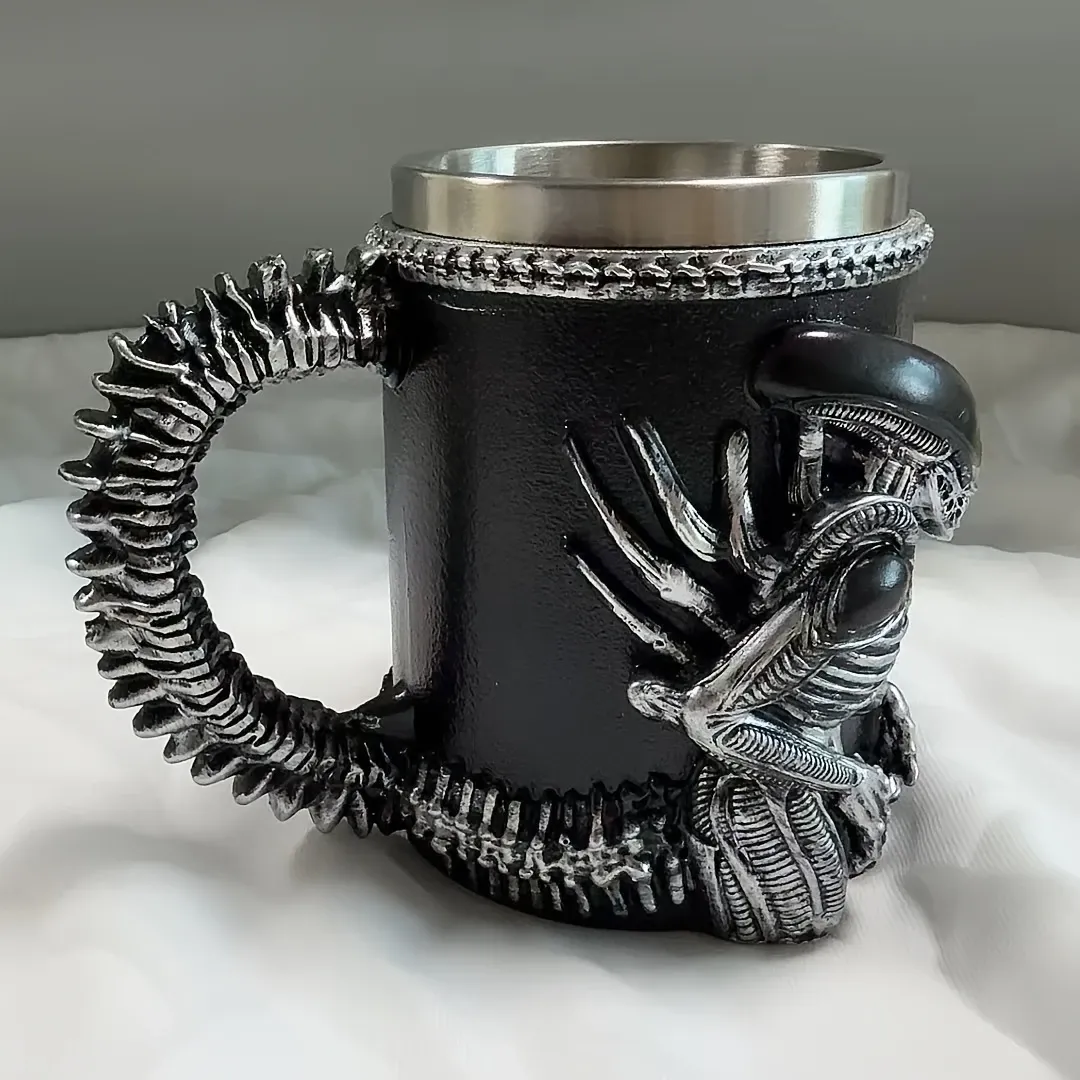 Alien-Themed 3D Mug, Resin Shell + 304 Stainless Steel Liner, Spine-Shaped Handle Dark Style, Halloween Living Room Decor, Sci-Fi Fan Gift!(black)
