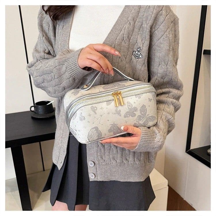 Vintage-Style Makeup Bag Large-Capacity Portable Hand-Wash Toiletry Bag Cosmetic Organizer for Travel and Daily Outings Blue