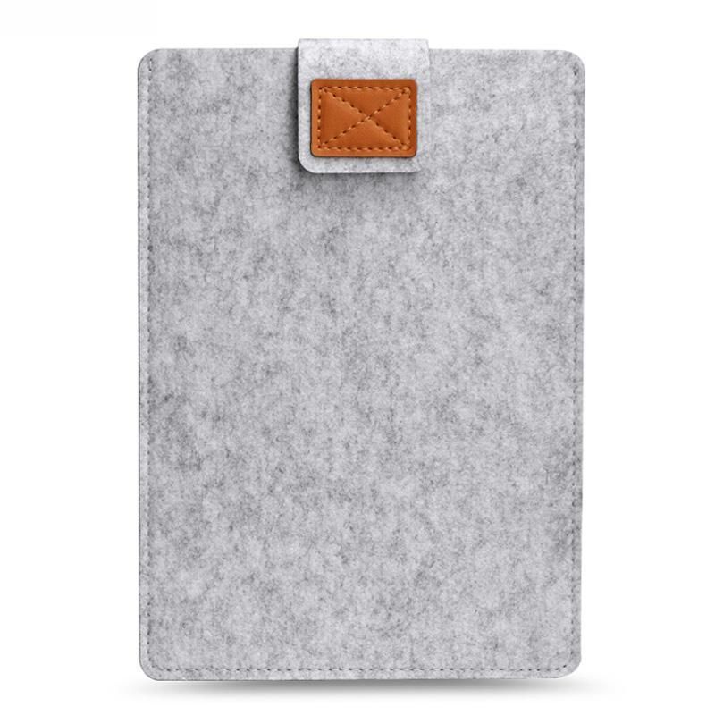 13-inch wool felt sleeve for MacBook Pro and Air, light gray