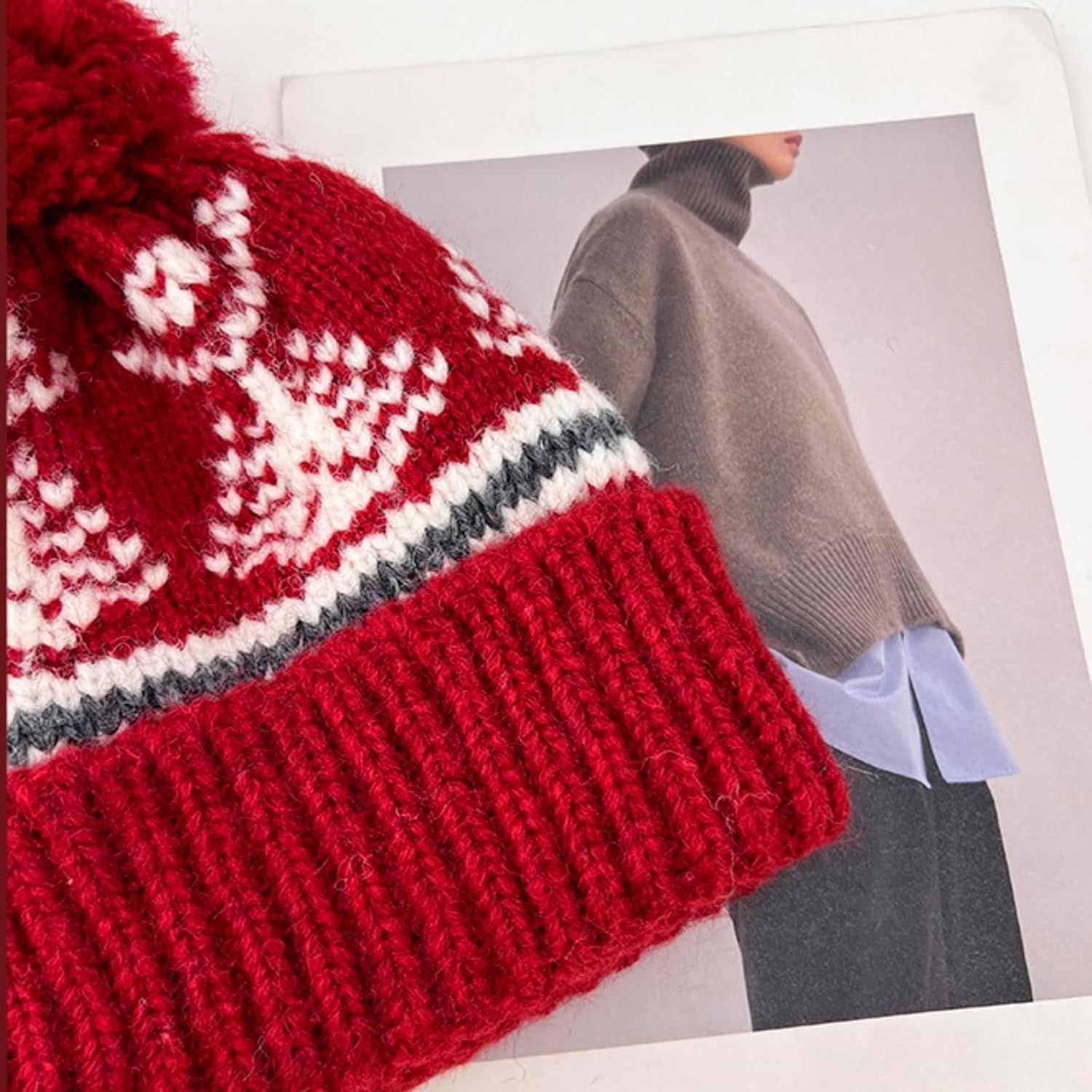 Women's Thick Classic Knit Bobble Hat for Winter Warm, Thermal Beanie with Pom Pom for Girls