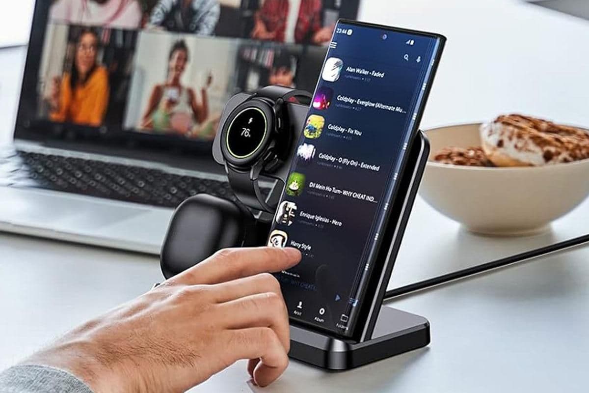 Wireless Charging Station 3 in 1 Fast Charger Stand for Samsung Devices Black