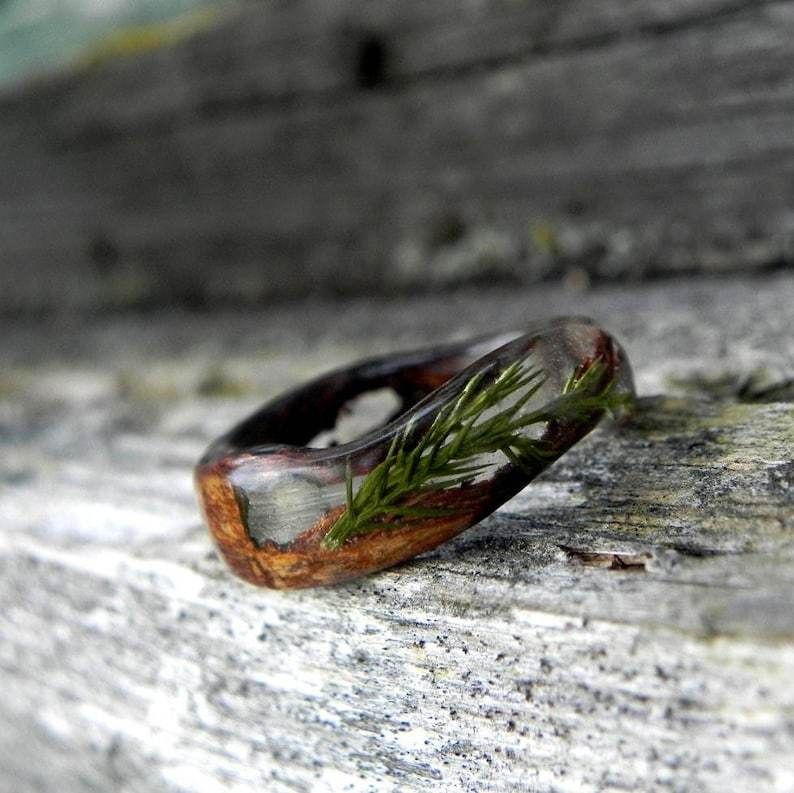 1PC Natural Forest Ring – Wooden Ring for Men & Women, Resin Juniper Wood Ring, Curved Wood Ring for Men