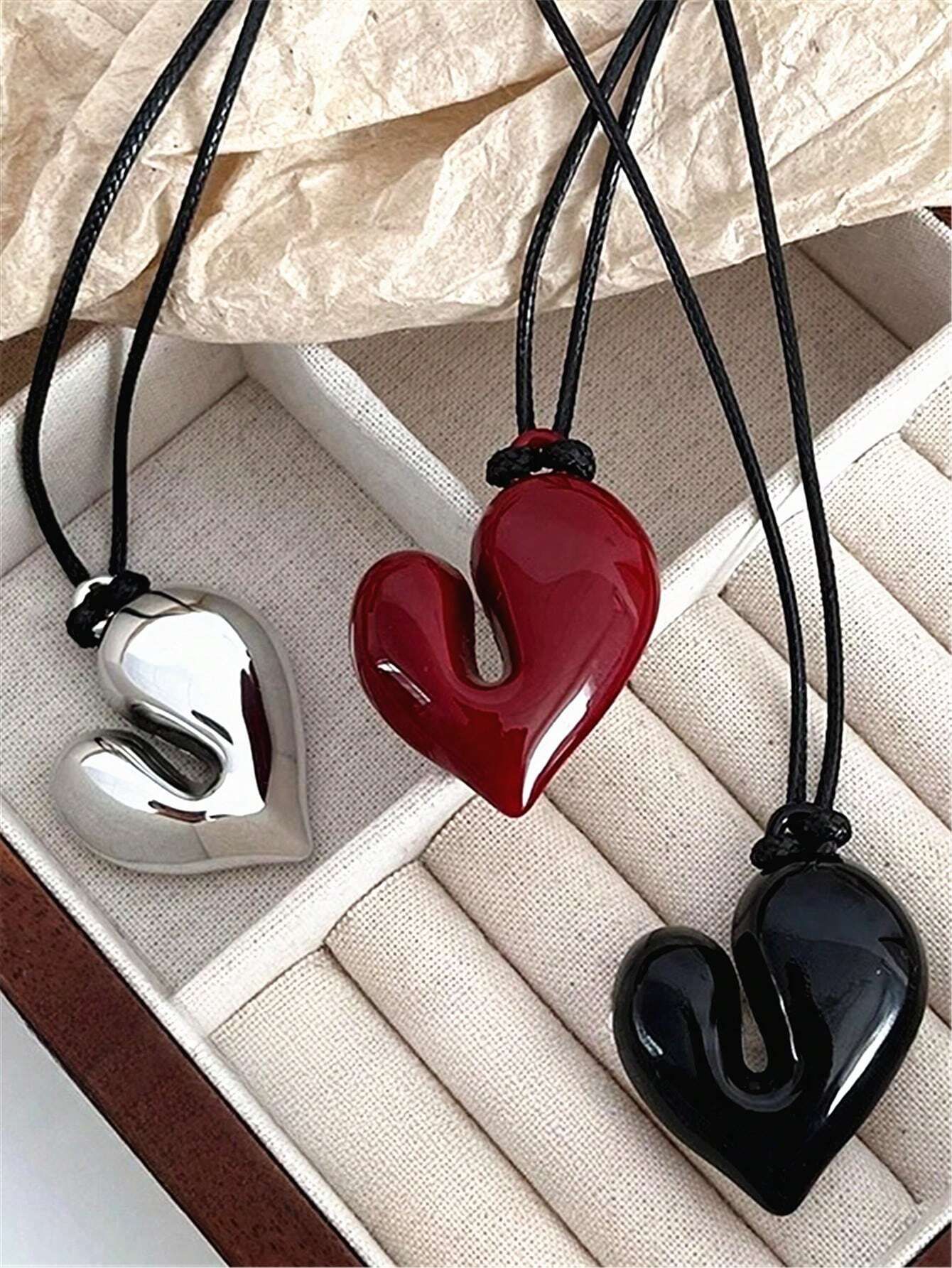 3 Pieces/set Asymmetric Oversized Heart Shaped Leather Cord Long Sweater Chain Necklace Red Black Silver Women Jewelry Y2K Accessories Valentine s Day Mother s Day Gift