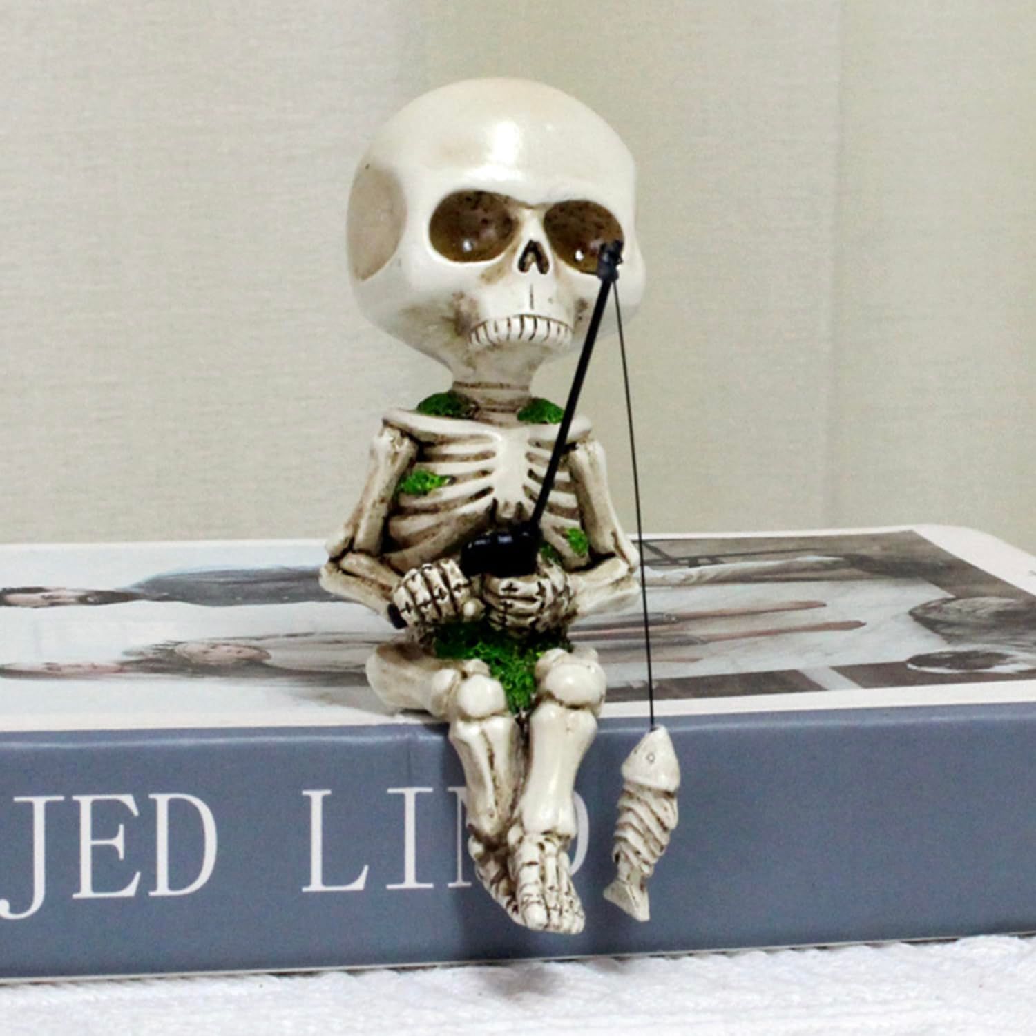 Mini Skeleton Figurines for Home Decor, 4.5 inch Resin Small Skeletons Halloween , Craft Haunted House Accessories (White)