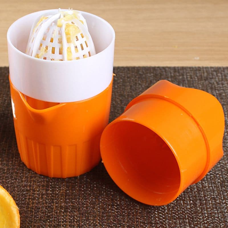 Manual Citrus Juicer Portable Easy to Use Mini Juicer for Lemon Orange Durable Plastic