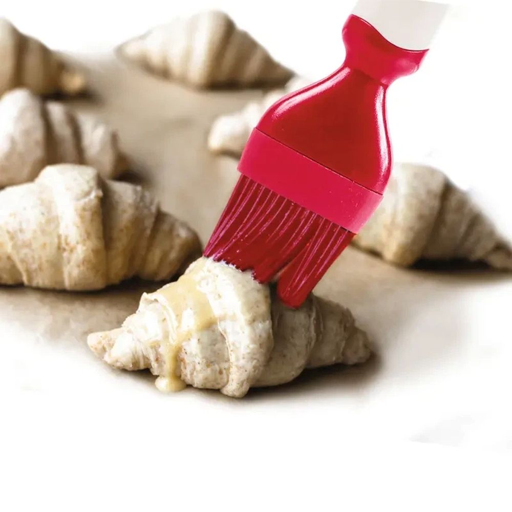 1PCS of Baking Tools Silicone Brush High-Temperature Baking Barbecue Brush Oil Brush Cake Cream Barbecue Brush (red)