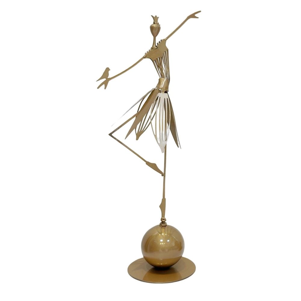 Metal Dancing Garden Girl Statues-Waterproof Outdoor Yard Decor for Garden,Pathway,or Farmhouse-Rustic Lawn Figurines for Charming Outdoor Spaces