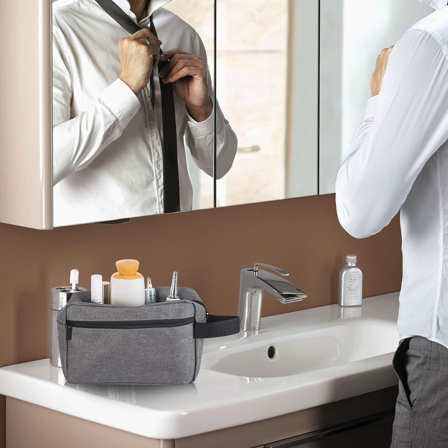 Travel Toiletry bag Toiletry bag for women men Hanging toiletry bag Cosmetic bag Travel accessories for Women Men (Grey)