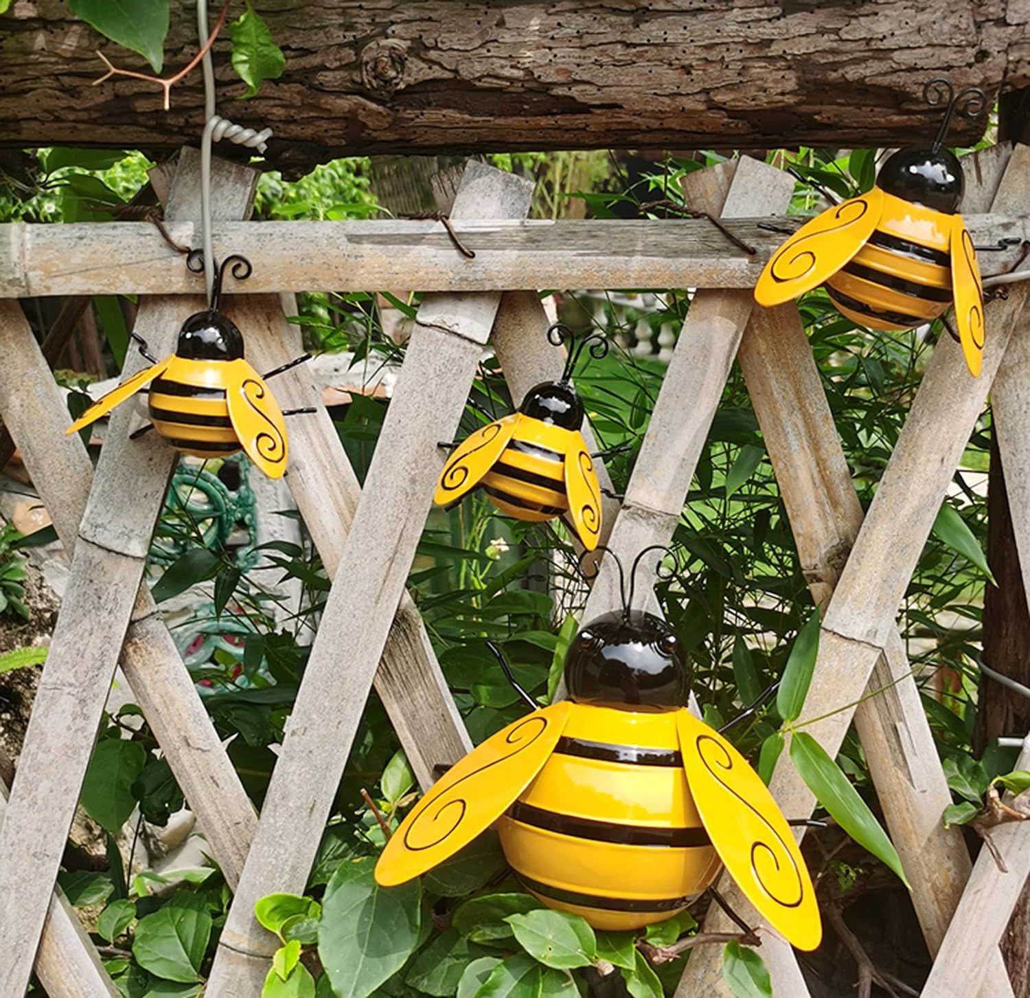 Metal Wall Art, 4 PCS Metal Bumble Wall Decor, 3D Iron Bee Art Sculpture Hanging Wall Decorations for Outdoor Home Garden