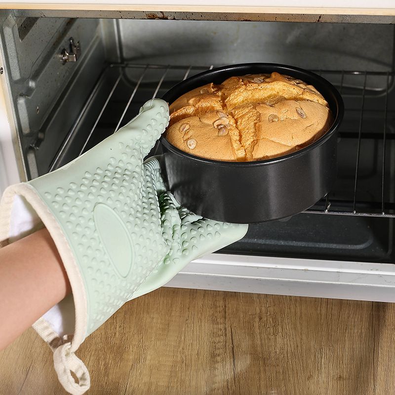 KITCHEN PERFECTION Silicone Smoker Oven Gloves -Extreme Heat Resistant BBQ Gloves-Handle Hot Food Right -2pcs