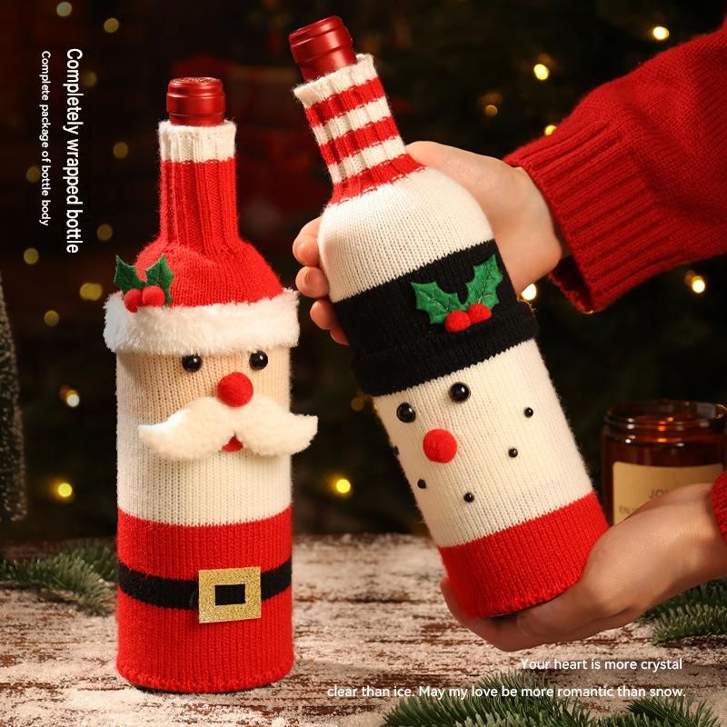 Reindeer Style Knitted Christmas Wine Bottle Cover - Festive Table Decor for Holiday Parties and Home Dining