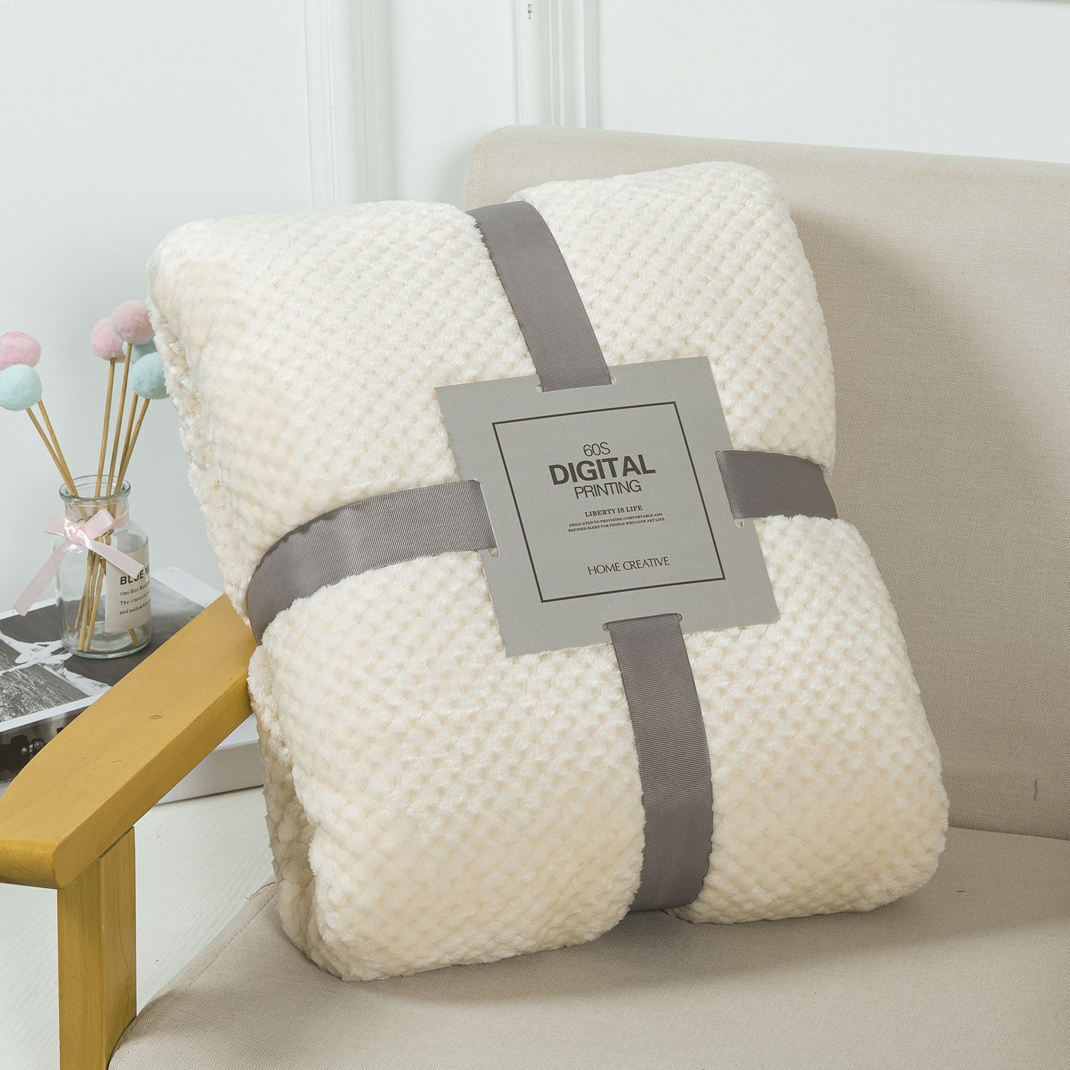 45 x 65cm White Pineapple Grid Plush Blanket - Soft Thick Flannel Jacquard Throw, Fade Resistent & Machine Washable, Lightweight Travel and Spring Summer Bedding