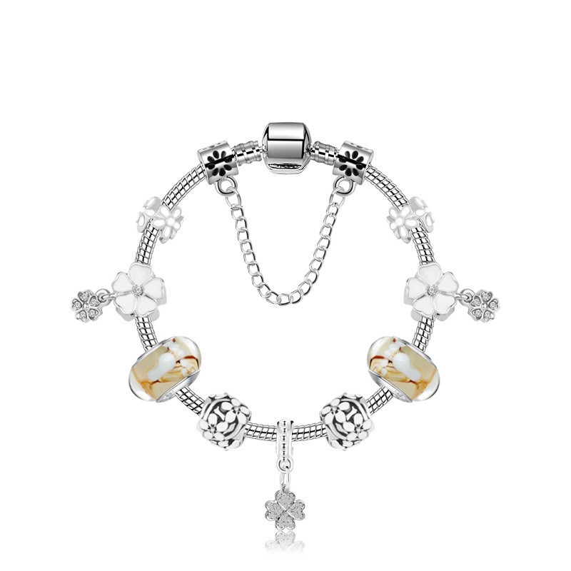 Clover Pendant Bracelet: Alloy, Zircon & Resin with Bright, Sweet Style(19cm)