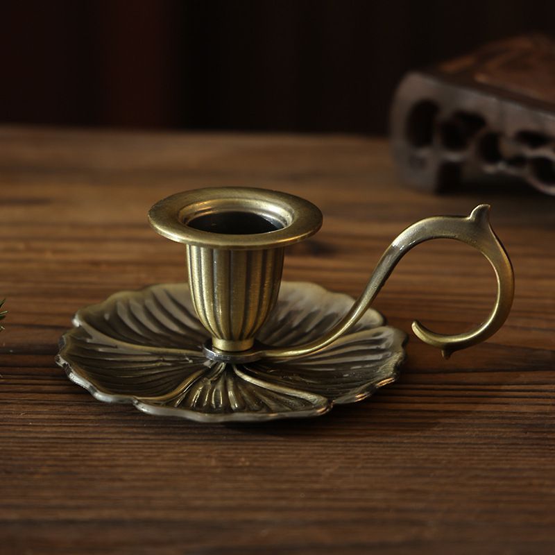 Metal Relief Candle Holder · Vintage Polished Iron Desktop Decoration./bronze
