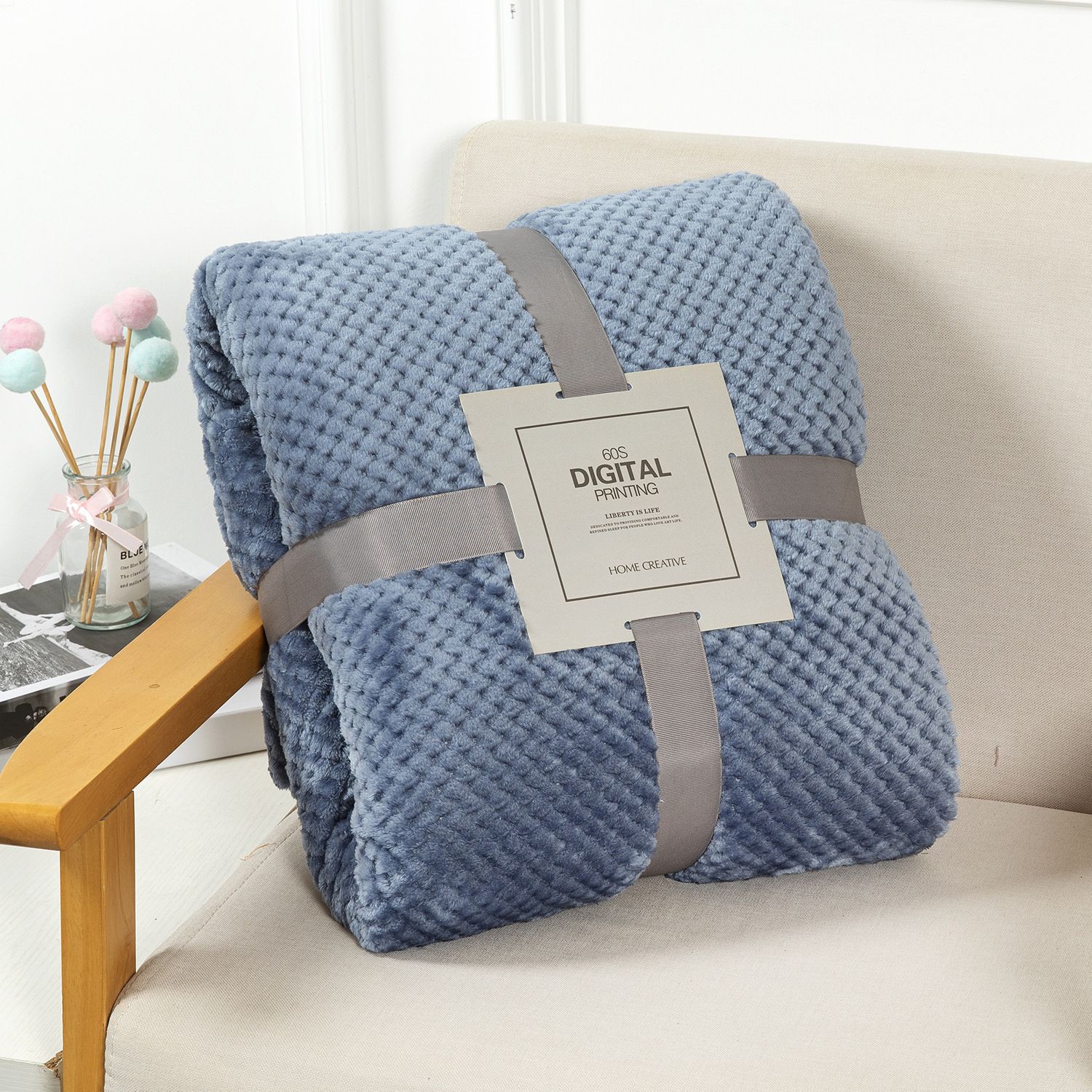 45 x 65cm Blue and Grey Pineapple Grid Plush Blanket - Soft Thick Flannel Jacquard Throw, Fade Resistent & Machine Washable, Lightweight Travel and Spring Summer Bedding